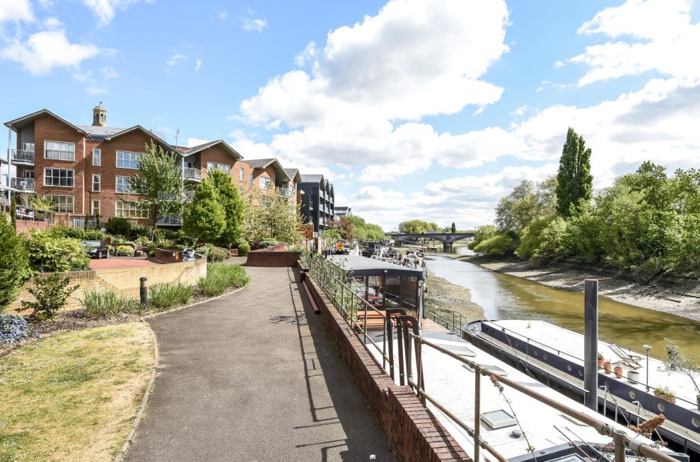 Images for Kew Bridge Road, Brentford EAID:b14af4f96b772baf94477b55c6aee9ec BID:1