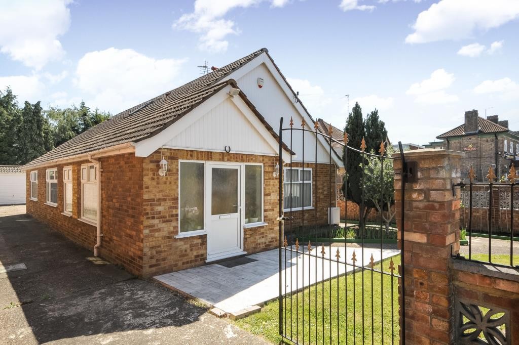 Vicarage Road, SunburyonThames Newbrix