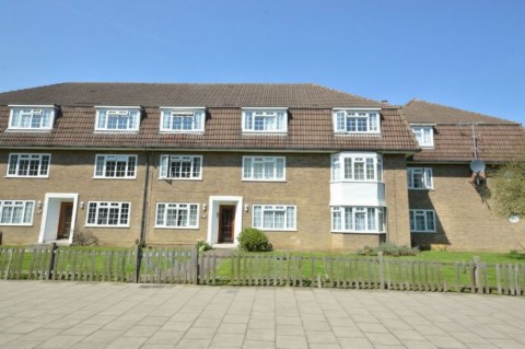 North Parade, Chessington